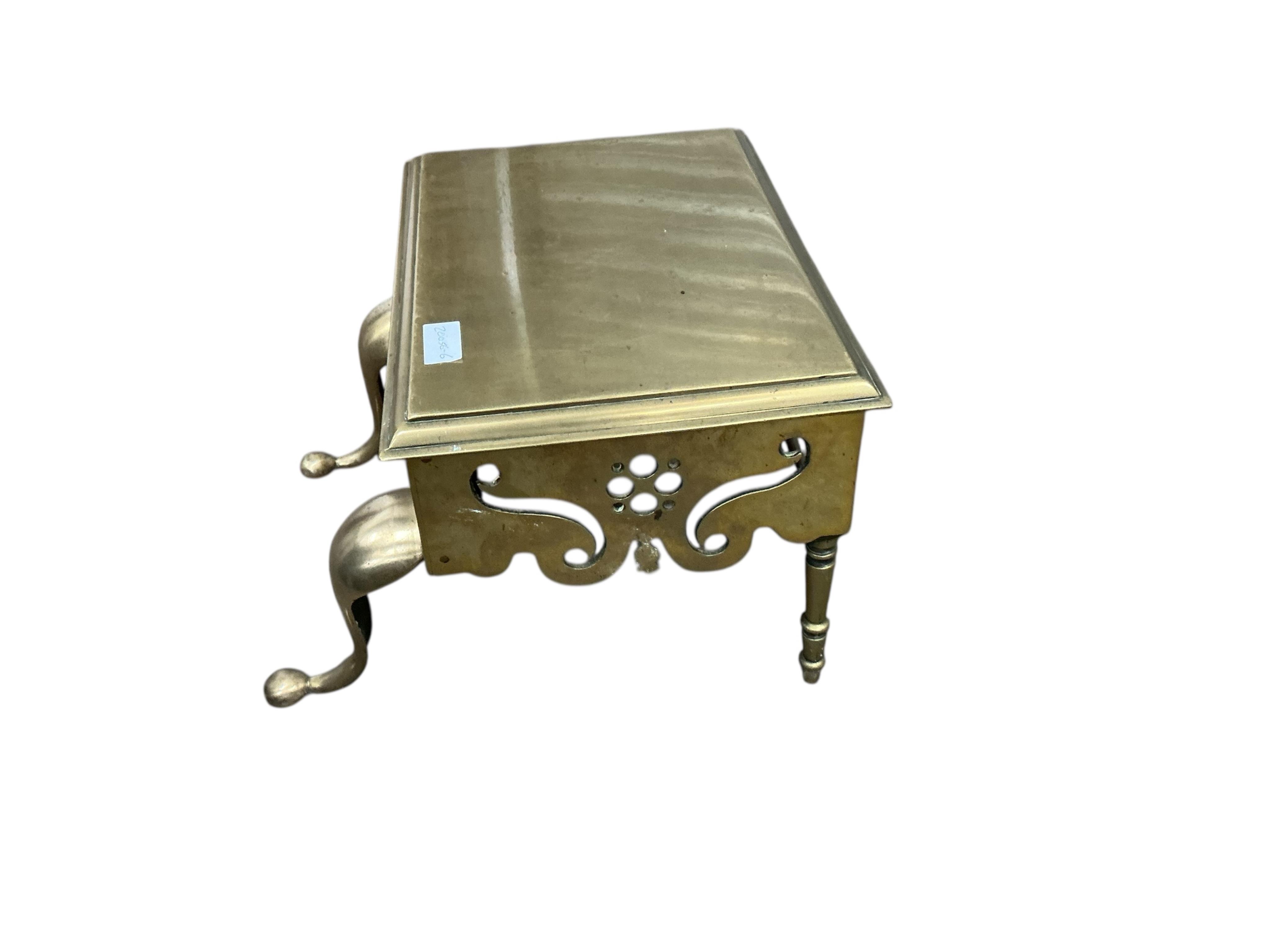 A Victorian brass footman, width 46cm, depth 46cm, height 32cm